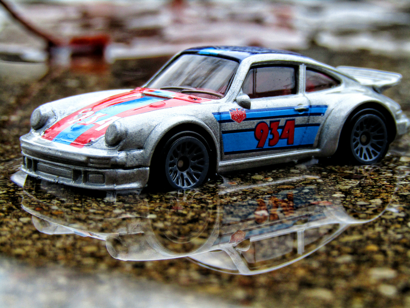 Illustration for article titled I'm late as ever to Rennsport week
